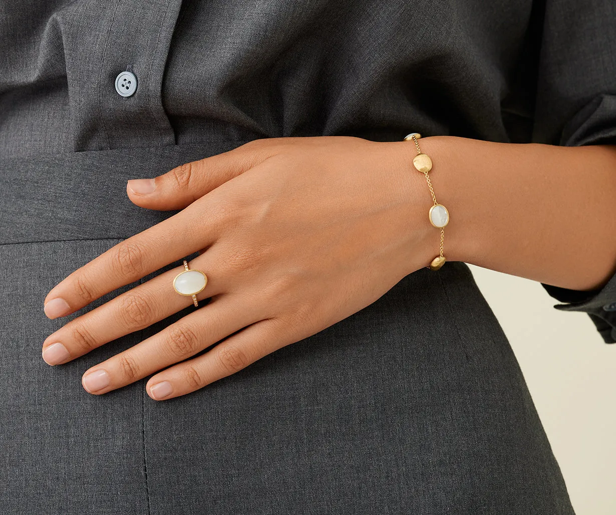 18K Yellow Gold Mother of Pearl Ring with Diamond Pavé Shank