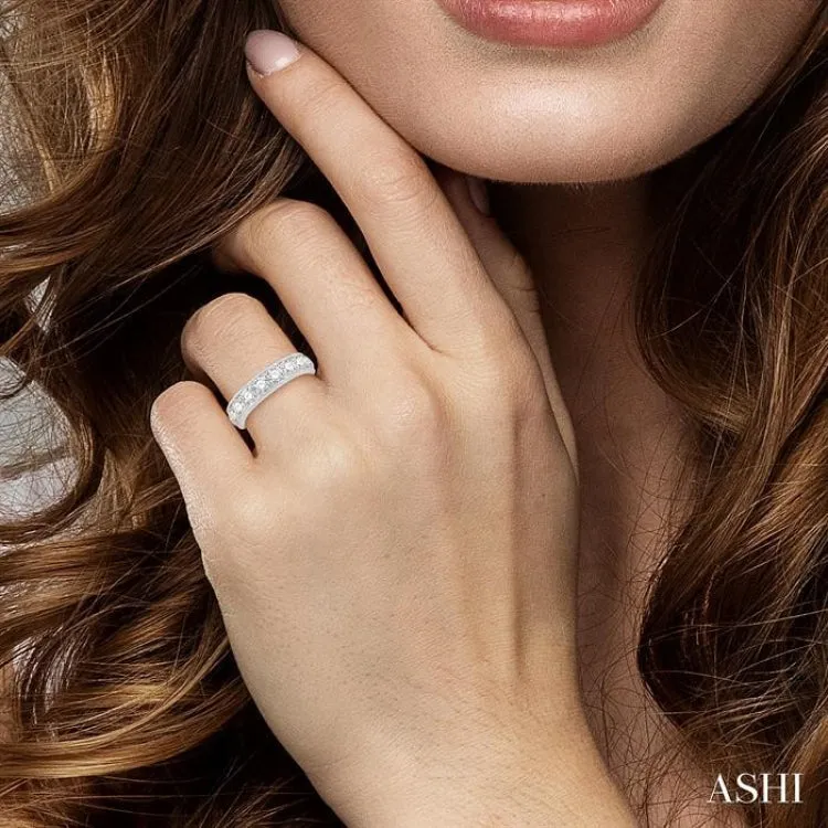 2 ctw Round Cut Diamond Wedding Band in 14K White Gold