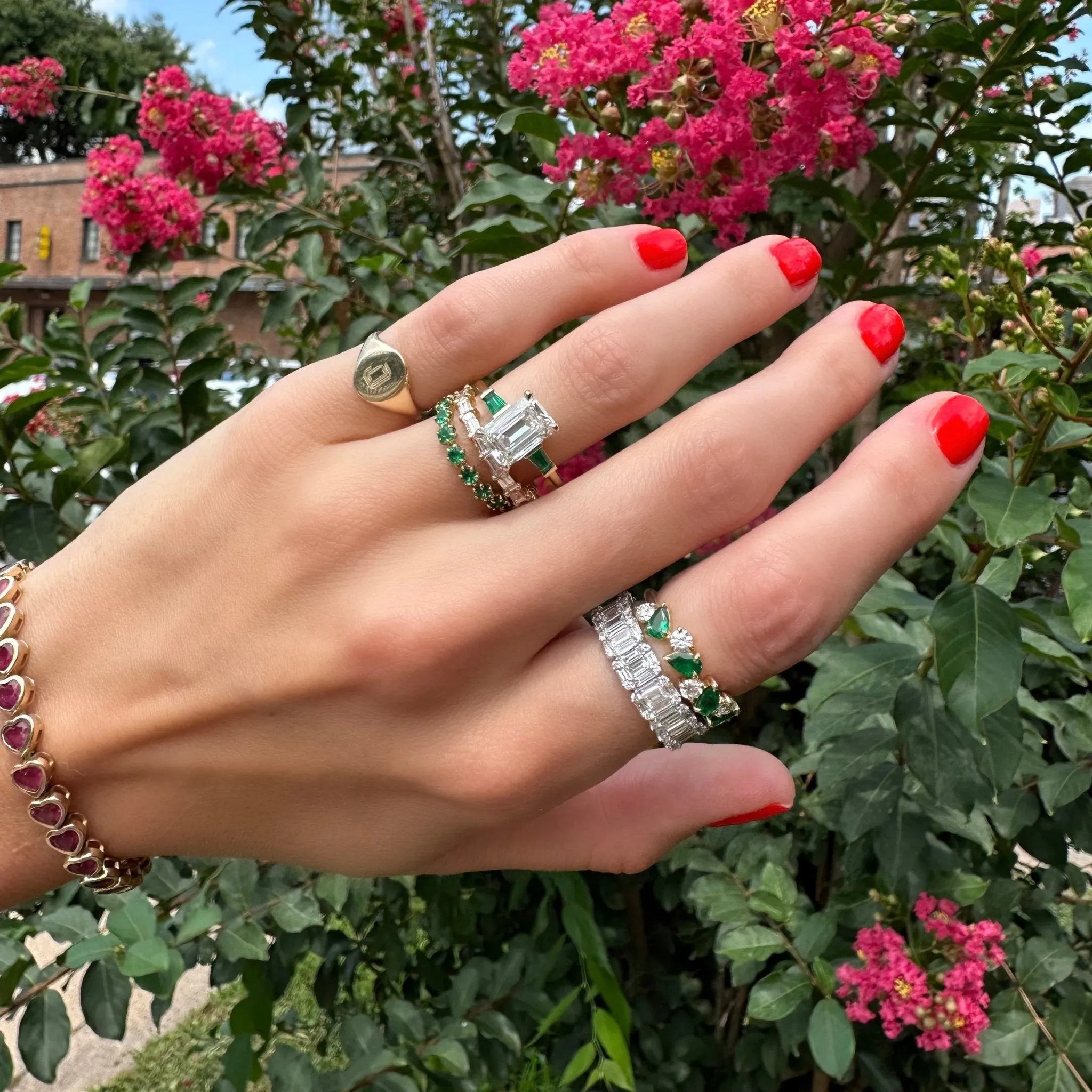 Alternating Round Diamond & Gemstone Pear Band