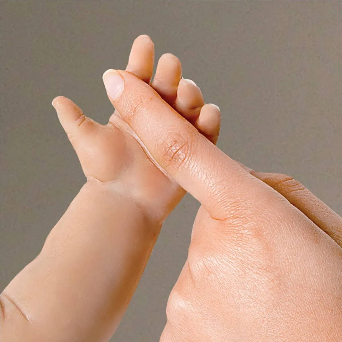 The Ashton - Drake Galleries Olivia's Gentle Touch Lifelike So Truly Real® Interactive Baby Girl Doll Curls Her Hand With Touch Weighted Fully Poseable by Master Doll Artist Linda Murray 22"-Inches